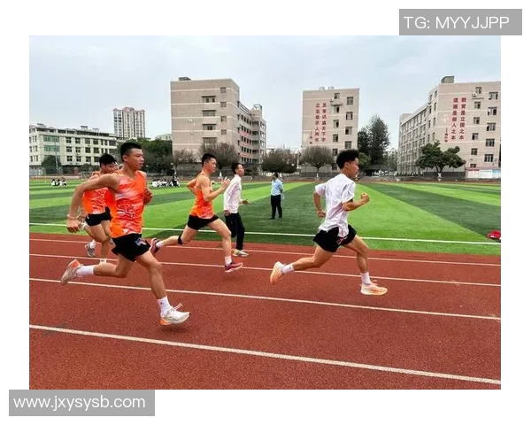 从公园晨跑到绿茵场 他因一次偶然被足球星探发掘成新星