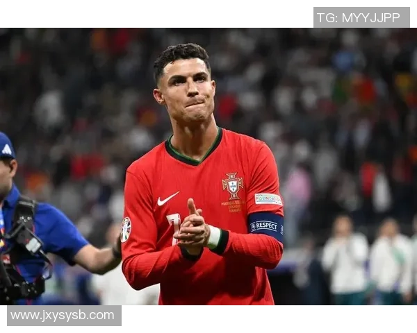 目前足球界最火爆的球星是谁他为何能赢得如此多的关注和喜爱 目前足球界最火爆的球星是谁他为何能赢得如此多的关注和喜爱