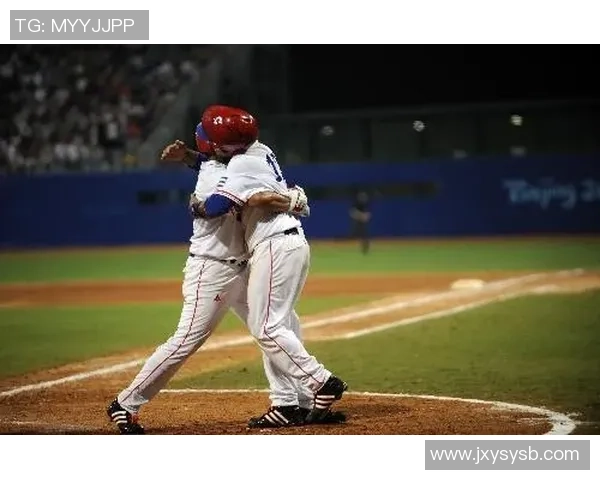 古巴足球球星的崛起与挑战：从国际赛场到国内热情的背后故事