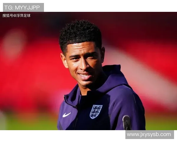 足球球星出场造型引热议 走姿被质疑过于娘炮引发网友讨论